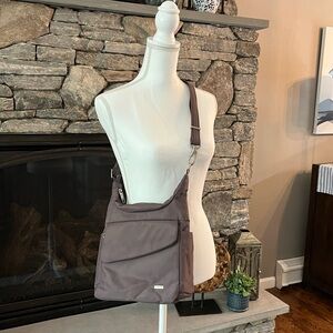Travelon Anti Theft Crossbody Bag